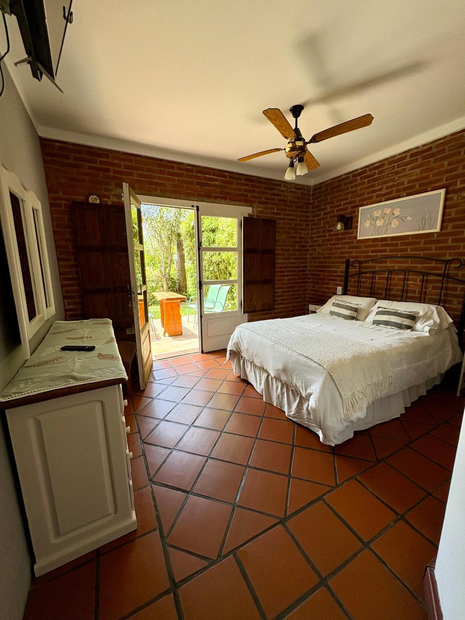 Y Altamar De Pampas Inn